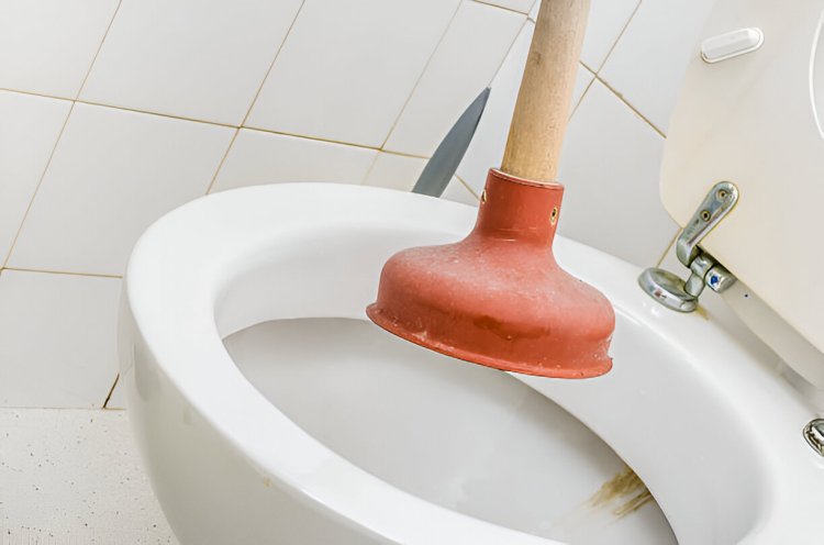 Top Tips to Fix Blocked Toilets Totton Residents Can Use Fast